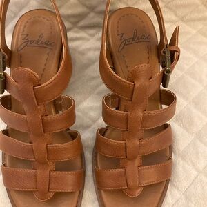 Zodiac Inessa Fisherman Block Heel Adjustable Buckle Warm Brown Sandals 8.5